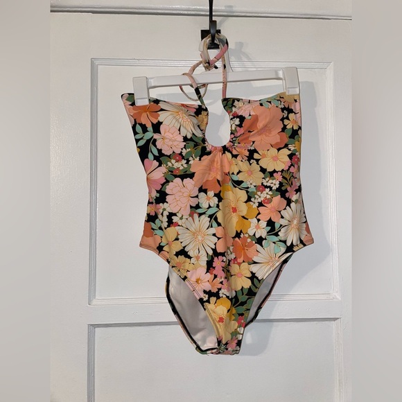 Share and Shore Floral One Piece Swimsuit - Picture 4 of 8